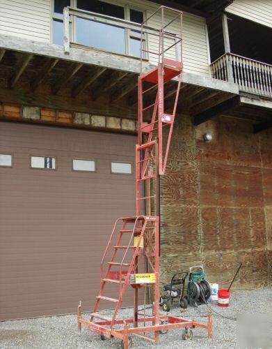 Hi-jacker man lift ladder jack crank up platform hoist