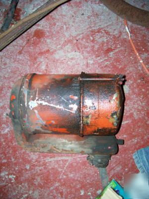 Allis chalmers u m crawler air cleaner assembly