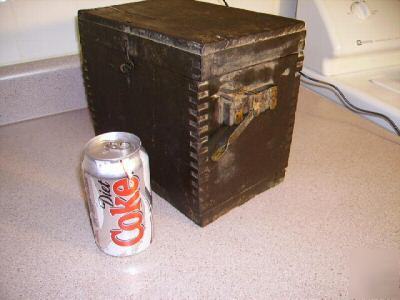 Battery & coil box for antique hit & miss engine