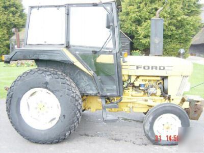 Ford 3910 compact tractor