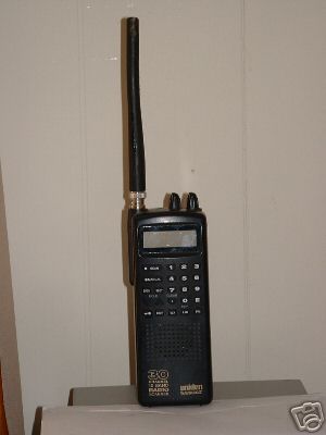 Uniden bearcat 30 channel scanner- handheld