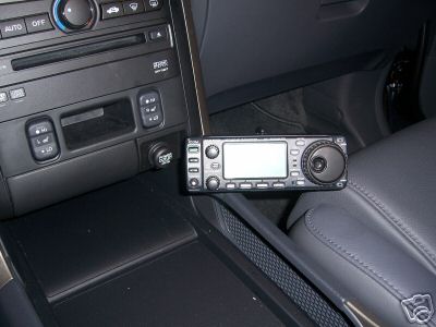 Icom ic-706 remote head mounting system with swivel