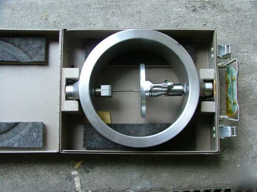 Morehouse instruments universal calibrating machine
