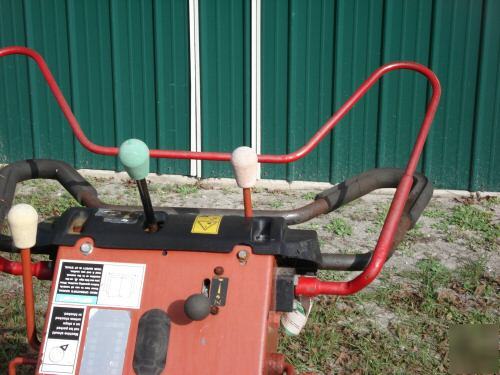 Ditch witch model 1030 trencher