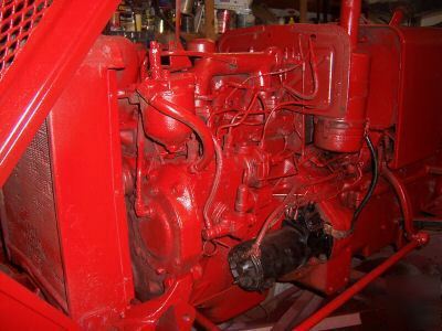International model b-275 diesel tractor wide front