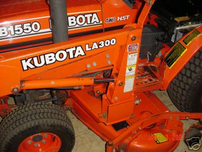 Kubota 4WD 4X4 compact diesel tractor mower loader 