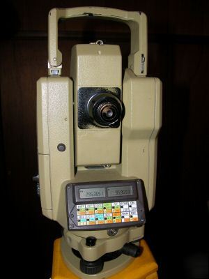 Leica total station TC1600 wild heerbrugg surveyor