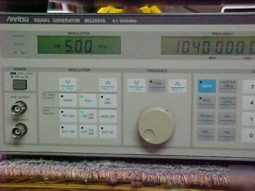 Anritsu MG3601A2 signal generator .1 to 1040 mhz