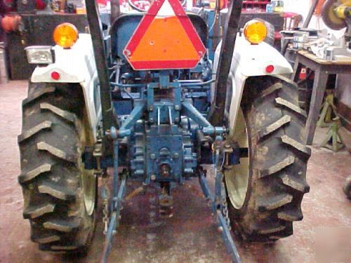 1985 ford 1710 4X4 tractor with 77A loader 