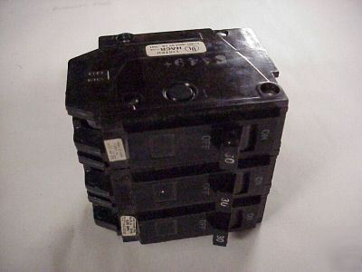 Ge tql 303030 3 each 30 amp circuit breaker; one unit