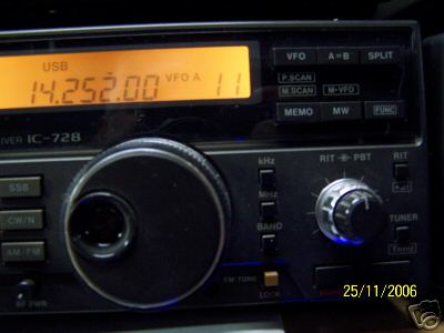 Icom ic-728 hf ham radio with ah-3 auto ant. coupler