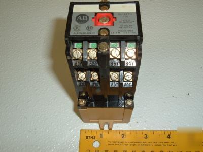 Allen bradley relay 700-P800A1 120VAC series b 8NO