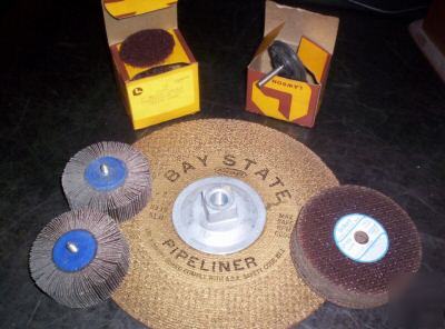Grinding wheels and condition discs