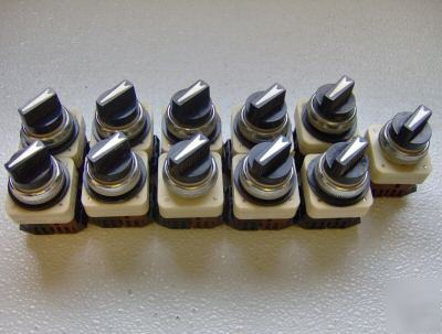 Lot of 11 fuji electric selector switches AH30 - P2