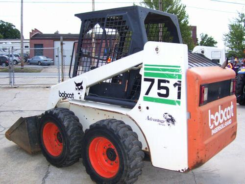 Bobcat 751 skidsteer loader, boom hydraulics w/ 65