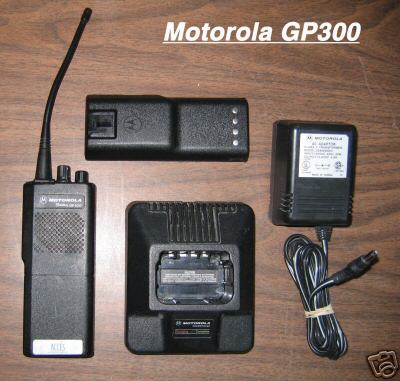 Motorola GP300 walkie-talkie radio uhf - 2 ch 438-470