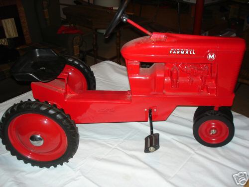 1998 scale farmall m pedal tractor