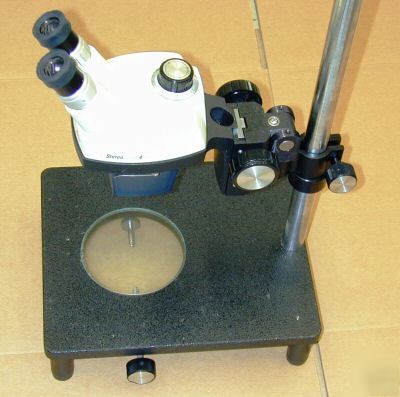 Leica steriozoom 4 microscope and stand, 0.7X to 3X
