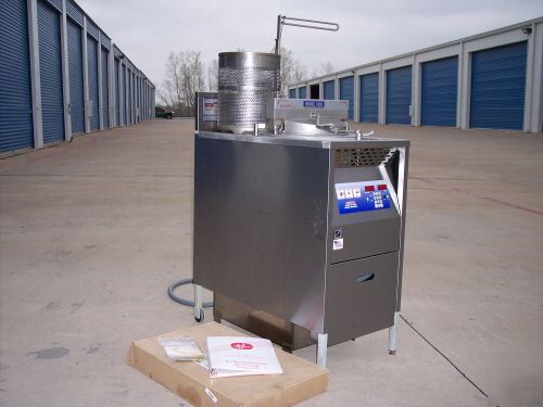 Broaster company electric pressure fryer model 1800 