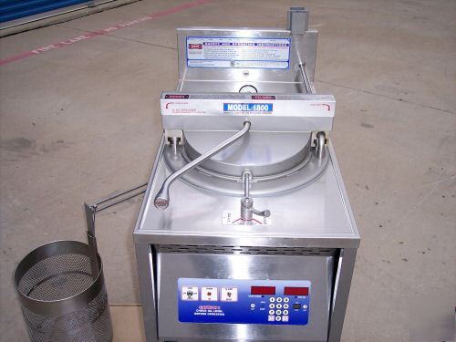 Broaster company electric pressure fryer model 1800 