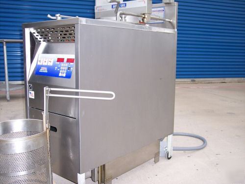 Broaster company electric pressure fryer model 1800 