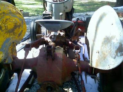 1958 ford 821 diesel tractor w/ hydraulic bucket