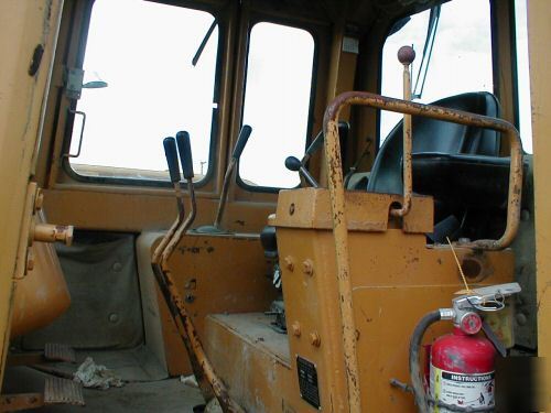 Dresser TD25G crawler dozer tractor tilt blade full cab