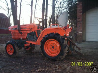 B7200 4 wheel drive kubota 25 anniversary tractor