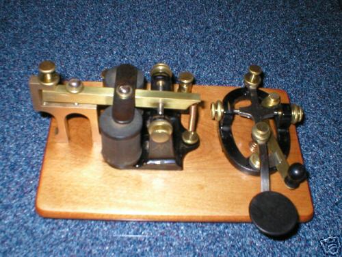 Vintage manhattan electric supply telegraph key/sounder