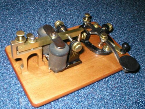 Vintage manhattan electric supply telegraph key/sounder