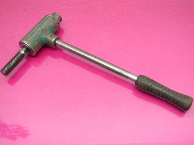 Greenlee quick draw knockout punch puller # 1804