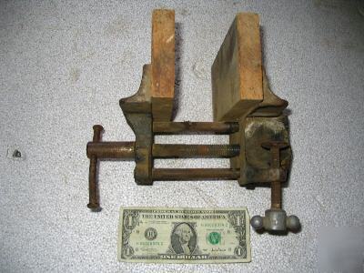  wood vise ,bench mount patented 12/26/1922 grip wood