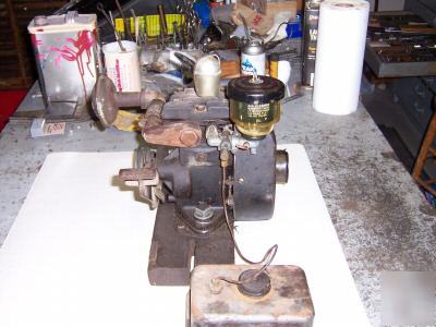 Briggs and stratton wm engine. antique old vintage