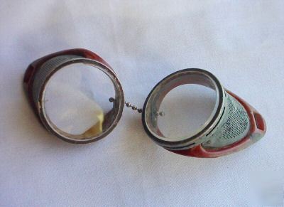 Vintage welding goggles - glass lenses, well made