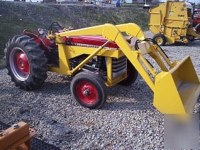 15: massey ferguson 135 tractor w/loader nice
