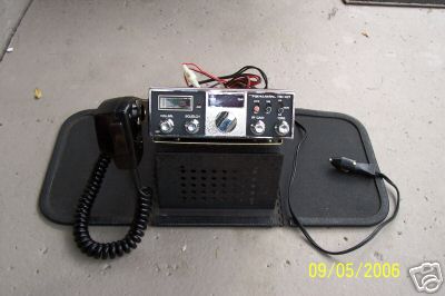 Realistic 40 channel cb radio trc-427 with mic moble