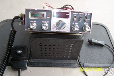 Realistic 40 channel cb radio trc-427 with mic moble
