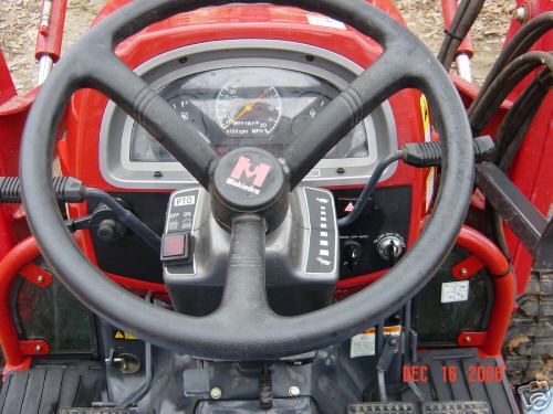 Like new 2005 mahindra 4X4 4110 loader tractor, , 96 hrs