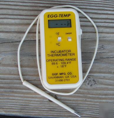 Digital thermometer for incubator