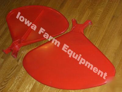 Farmall clamshell fenders for c tractors