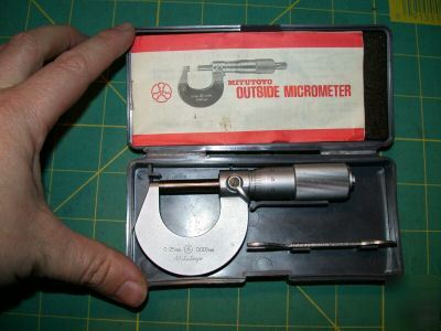 Mitutoyo outside micrometer 0-25MM w/case,manual,wrench