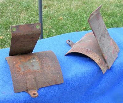 Pair of fuel tank mounts for wisconsin aen engines