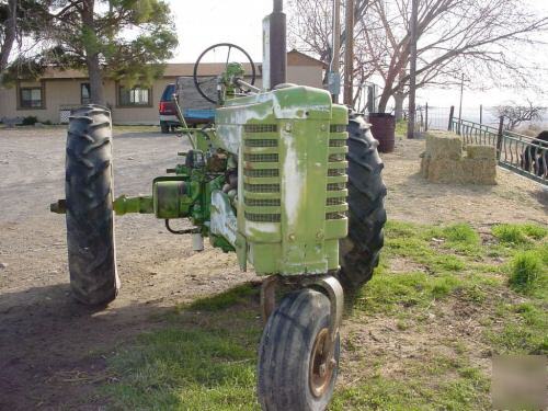 1950 john deere b tractor - styled - running condition 
