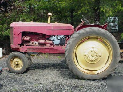 Massey harris tractor model 44 (1948)
