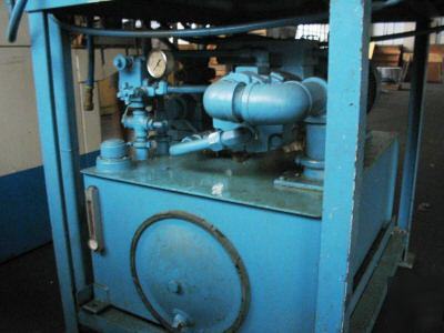 Atwood 30 ton 4 post ram hydraulic press. duel palm bt