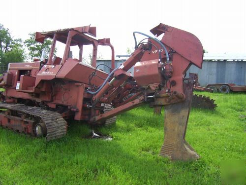 Cable plow-ditch witch ht 100 with vp 110 vibrator plow
