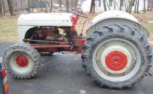 1939 ford 9N tractor runs good-needs hydraulic overhaul