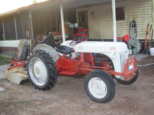 1952 ford 8N 4-cylindertractor with bush hog