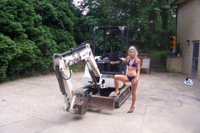 2000 bobcat 325C mini excavator with 15