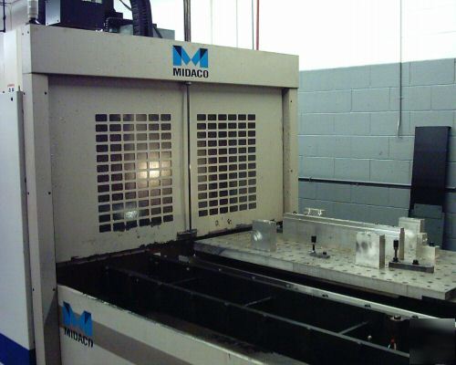 2000 fadal vmc-6030/apc cnc vertical machining center